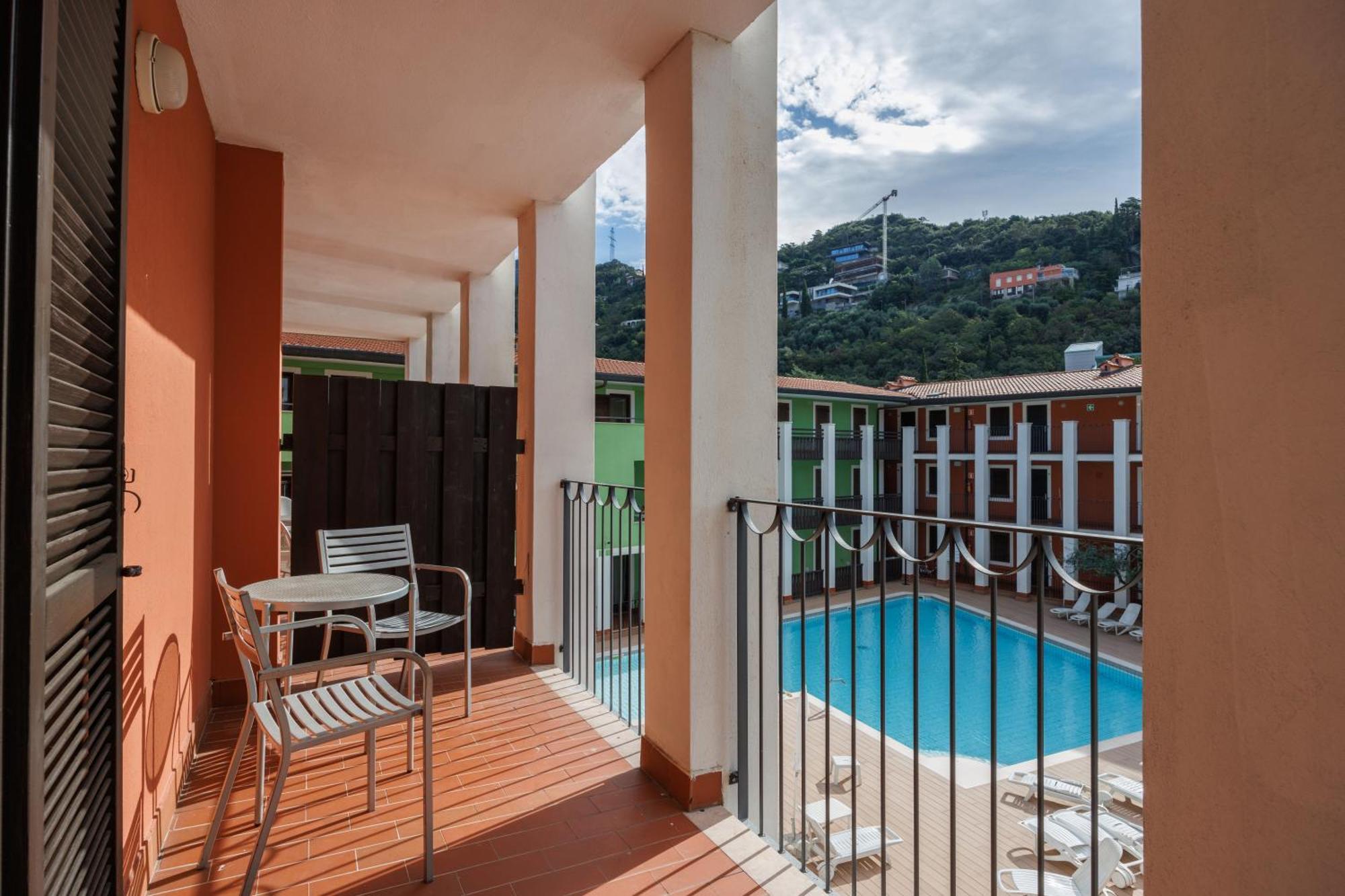 Club Hotel E Residence La Vela Torbole Sul Garda Luaran gambar