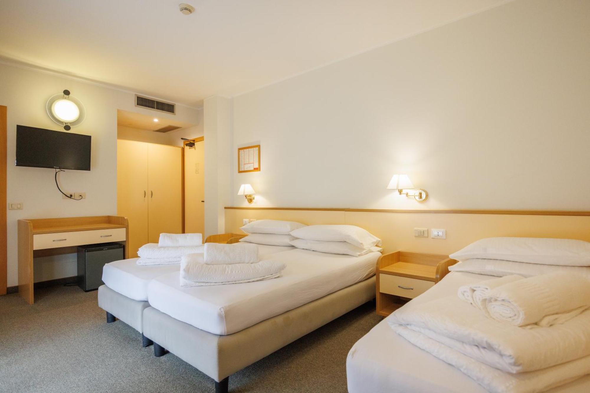Club Hotel E Residence La Vela Torbole Sul Garda Luaran gambar