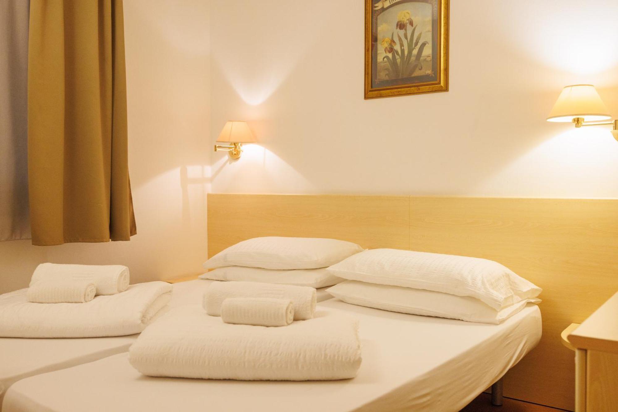 Club Hotel E Residence La Vela Torbole Sul Garda Luaran gambar