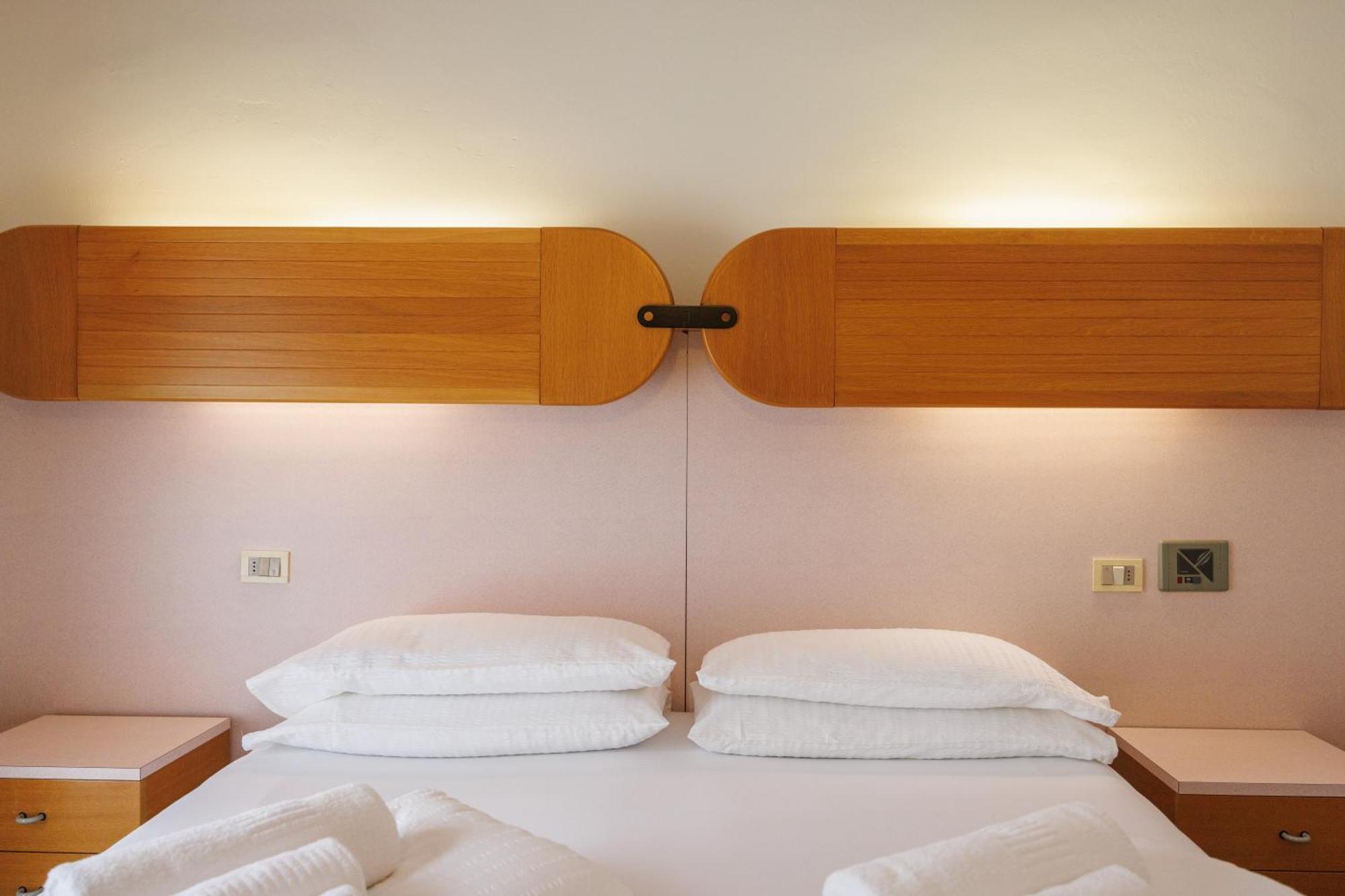 Club Hotel E Residence La Vela Torbole Sul Garda Luaran gambar