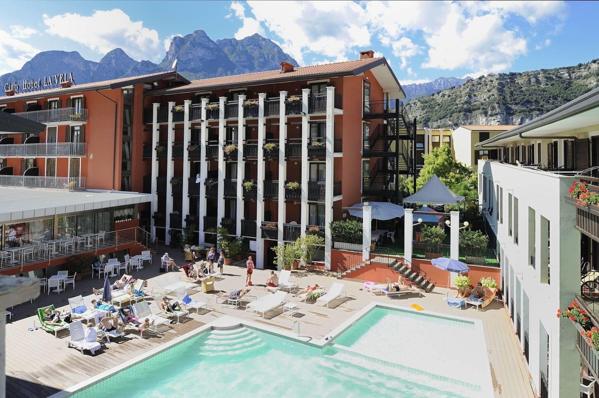 Club Hotel E Residence La Vela Torbole Sul Garda Luaran gambar